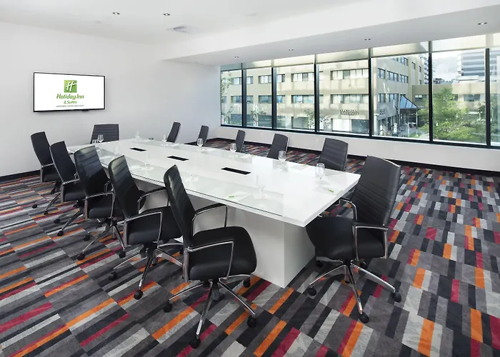 Holiday Inn & Suites - Centre-Ville Ouest By Ihg